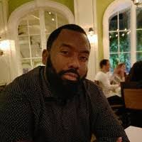 Kelly Pernell's Instagram, Twitter & Facebook