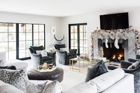 Checkout our latest collection of 25 simple christmas decorating ideas for your inspiration. An Interior Designer Shares Tips For Holiday Decorating The Everygirl