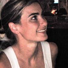 Angela Rueda (@AngelaRuedaMund)