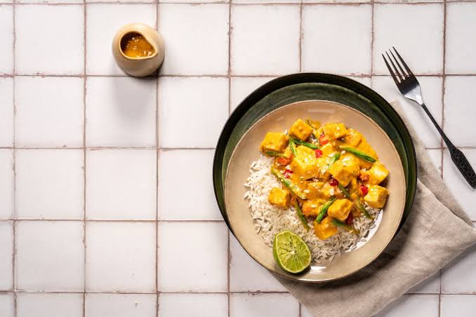 Is It Bad to Eat After 6 PM? Debunking The Myth | GSN