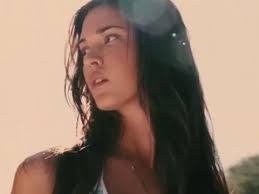 Deux amies vont en vacances en argentine et décident de faire une balade à vélo dans une partie reculée du pays. And Soon The Darkness 2011 Official Trailer Hd Youtube