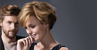 Nos idées de coiffures rock à piquer aux podiums. Quelle Coiffure Automne Hiver Pour Mes Cheveux Mi Long Trend Zone