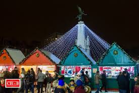 Les photos avec la boule font partie d'une série appelée into my crystal ball et exclusivement prises avec un iphone. Le Marche De Noel De Dijon 2014 Marche De Noel Dijon
