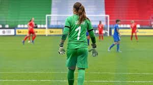 Profilo ufficiale portiere della @juventusfc e della nazionale italiana @azzurrefigc atleta @puma instagram: Facevo La Panettiera Per Potermi Allenare Il Tirreno