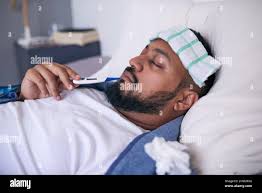 Mann liegt -Fotos und -Bildmaterial in hoher Auflösung