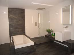 Moderne Dusche F U00fcr Moderne Badezimmer Badezimmer Fliesen Moderne Dusche Und Badezimmer Braun