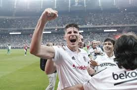 Beşiktaş jk resmi facebook sayfası / beşiktaş jk official. Besiktas Istanbul Zwei Ex Vfb Spieler Feiern Meisterschaft Fussball Stuttgarter Zeitung