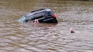 witnesses: good samaritans rescue woman