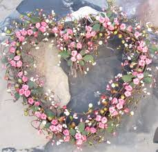 Pin Von Kelsey Lyons Auf Valentines Day Rosen Zum Valentinstag Herz Kranz Kranz Ideen
