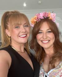 Siân Elen (@SianayJ)