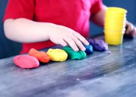 .educativos para niños juegos de kermesse naturaleza activa cómo hacer un juego casero para niños | facilisimo.com reecor y talleres interactivos para niños 10 juegos con tapones reciclados. Coronavirus La Importancia De Jugar En Casa Con Los Ninos En La Cuarentena As Com