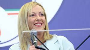 Lo stile di Giorgia Meloni: analisi semiseria dei suoi look, dei colori e  degli accessori