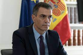 Pedro sanchez's instagram profile has 128 photos and videos. El Gobierno Pide Un Momento A La Ciudadania Para Valorar Lo Guapo Que Esta Hoy Pedro Sanchez El Mundo Today
