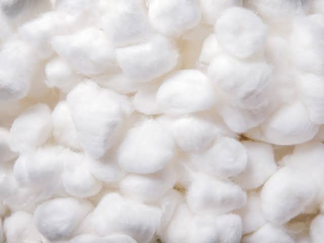 5 New Uses for Cotton Balls