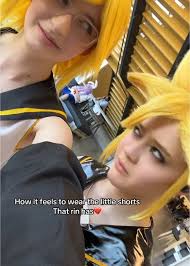 Len Kagamine Shorts