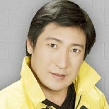 Linh Vuong's Instagram, Twitter & Facebook