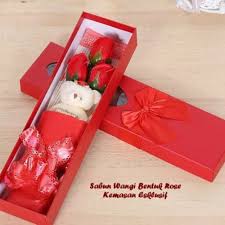 Setiap momen yang kita habiskan bersama selalu menakjubkan, sayang. 10 Suvenir Unik Yang Cocok Dijadikan Kado Pertunangan Untuk Sahabat
