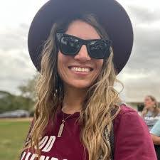 Samantha Blanton's Instagram, Twitter & Facebook