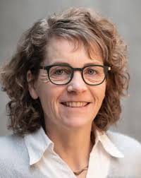 Reverse Shark Tanks: a new way to initiate partnerships for start-ups