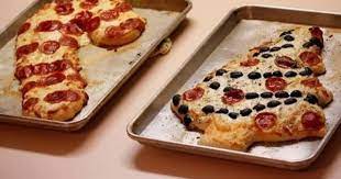 Tired Of Hams And Turkeys Why Not Christmas Pizza Christmas Food Christmas Pizza Christmas Cooking