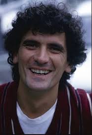 Attore, regista, sceneggiatore, ricordato soprattutto per essere stato l'esponente della nuova. Una Dedica A Massimo Troisi Picture Of Pizzeria Il Postino Gubbio Tripadvisor