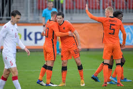 In the selection of 23, there are twelve players who have full dutch international caps. Jong Belarus Kan B Keus Jong Oranje En Kaj Sierhuis Een Half Uur Bijbenen Nederlands Voetbal Destentor Nl