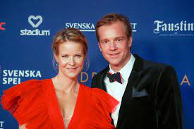 She was a very successful junior and young rider winning a gold medal in the swedish championships at the age of just 14 as well as european championship team silver (1994) and individual bronze (1995) at young rider level. Henrik Johnsson Comments On His Wife Malin Baryard Johnsson Movs World