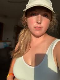 Becky Chamberlain (@beckforddd)