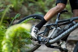 From middle french épique, from latin epicus, from ancient greek ἐπικός (epikós), from ἔπος (épos, word, story). Das Neue Specialized Epic Specialized Com
