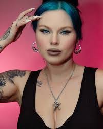 Shelly Curry's Instagram, Twitter & Facebook