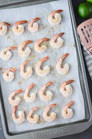 Build each salad by tossing 8 cups of spinach with 1/4 cup diced tomato, 1/4 cup red onion, 2 tablespoons roasted bell pepper, 2 tablespoons toasted almonds, and 3 to 4 tablespoons vinaigrette. Spicy Thai Shrimp Salad The Foodie And The Fix