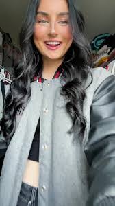 Loretta Goss's Instagram, Twitter & Facebook