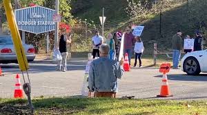 It makes what happened at dodger stadium all the more reprehensible, decker said. Dodger Stadium Mass Covid 19 Vaccination Site Temporarily Shuts Down After Protesters Block Entrance Ktla