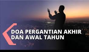 Semoga dengan membaca doa akhir tahun dan awal tahun ini bisa meringankan langkah kita menuju kebaikan hingga akhirnya selamat baik dunia maupun akhirat, aamiin. Doa Pergantian Akhir Dan Awal Tahun Lengkap Dengan Latin Dan Terjemahannya