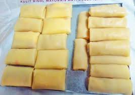 Tuang 1 sendok sayur adonan kulit, ratakan. Resep Kulit Risol Mayonais Anti Robek Oleh Ibnu Kitchen Cookpad