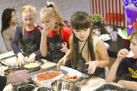 Kulinarnye Master Klassy V Spb Dlya Detej I Vzroslyh Kulinarnaya Studiya Igra Stolov