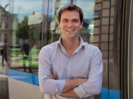 Une séquence à revoir sur non stop zapping. Le Depute Veran Applaudit La Decision De Plafonner La Remuneration Des Medecins Interimaires Le Quotidien Du Medecin