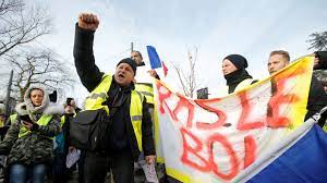 Les cadres du parti d'extrême droite ne sont pas oubliés : Gilets Jaunes D Extreme Droite Sur Bfm Un Expert Prend Pour Preuve Le Drapeau De La Picardie Rt En Francais