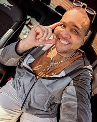 Today, makes it 2 years since my daddy, Derrick Staples, has been gone. I  still remember the day vividly. It was supposed to be a field trip day for  my fellow teachers