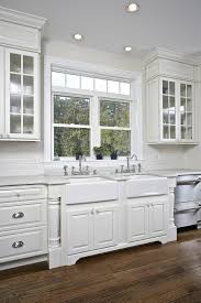 Plain Fancy Custom Kitchen Cabinetry Boxford Ma Cottage Kitchen Cabinets White Cottage Kitchens Kitchen Cabinetry