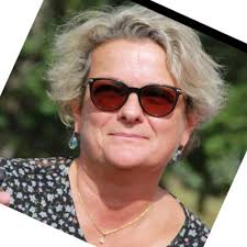 L'équipe des cliniques Bleue et Verte se rend à l'Afvac de Lille, arborant  fièrement nos t-shirts spéciaux de recrutement pour une identification  aisée. 😊 C'est parti avec Esther Santini, DrV…