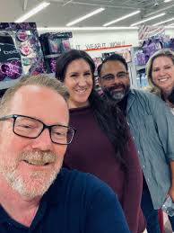 Welcome our two new district leaders Haley Harrington and Lindsey Johnson  as well as our new Senior Merchandise Project Manager Cesar Solorzano!