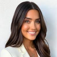 Kelsey Pettit's Instagram, Twitter & Facebook