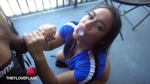 Carmela Clutch Swallows BBC Outside - XNXX.COM