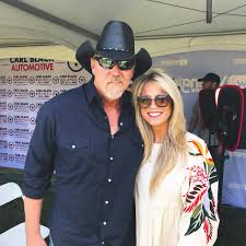 Honky tonk badonkadonk is a song written by dallas davidson, randy houser and jamey johnson, and recorded by american country music artist trace adkins. Terra Reeves On Twitter Got My Honky Tonk Badonkadonk Taken With Traceadkins Because Ladies Love Country Boys Mcgb19