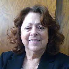 Suzanne Booker's Instagram, Twitter & Facebook