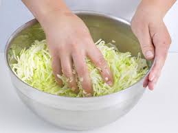 Krautsalat Das Einfache Grundrezept Lecker In 2020 Krautsalat Krautsalat Rezepte Salat