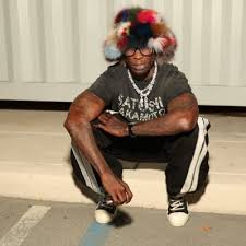 Telisa Smith (@DarkBrownlisa)