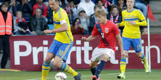 Venceram na última jornada as. Tips Futbol Twitterissa Noruega Vs Suecia Martin Odegaard 16 Anos Vs Zlatan Ibrahimovic 33 Anos Http T Co Vyocbl8fu2