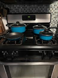 Pending pickup Does anyone need pots and pans? Porch pickup in Moore